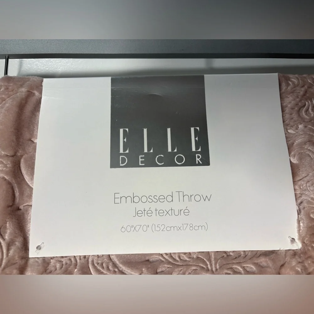 Elle Decor NWT Embossed Throw in Blush‎ Pink